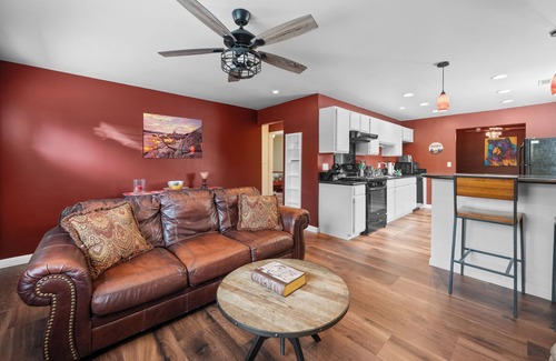 Big Bear City House | Golden Bear - Family Cabin, Mini Game Table, Fireplace, Barbecue