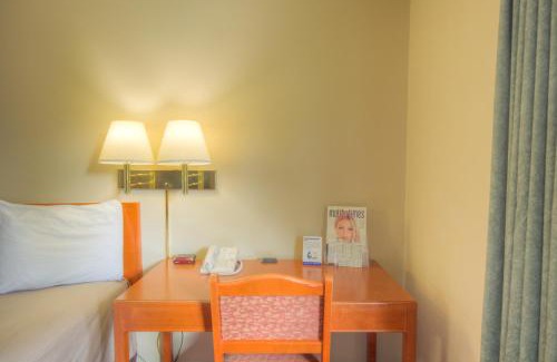 Agoura Hills Hotel | Good Nite Inn Calabasas