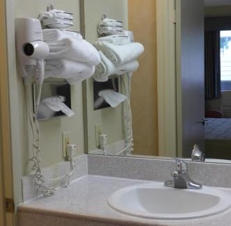 Agoura Hills Hotel | Good Nite Inn Calabasas