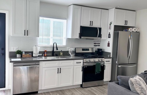 Lake Balboa House | Gorgeous 1Bedroom 1bath house in Los Angeles