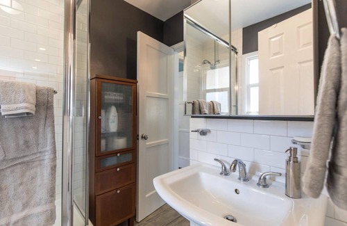 Riverside Rancho House | Gorgeous 2/1 Single Family Home in LA