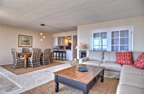 San Clemente Condo | Gorgeous 2+Den! At the Pier/Beach! Panoramic Views!