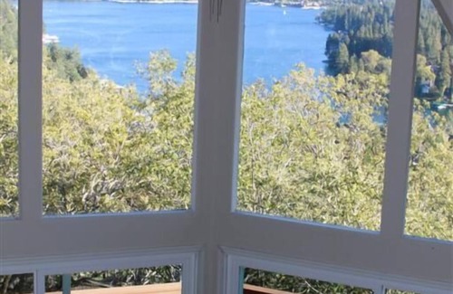 Lake Arrowhead Cabin | Gorgeous lake views, 5 Bed & 5 Bath + Loft, Game Room