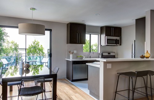 Westwood Apartment | Gorgeous Luxury Fully Furnished One Bedroom Apartment