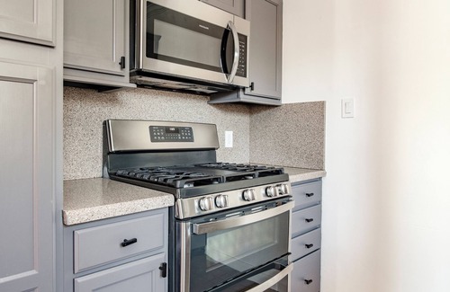 Valley Glen House | Gorgeous Valley Village Retreat w/Giant Pool - UNFURNISHED but can be furnished