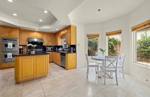 Sherman Oaks House | GORGEOUS VILLA IN SHERMAN OAKS PRIVATE LOCATION