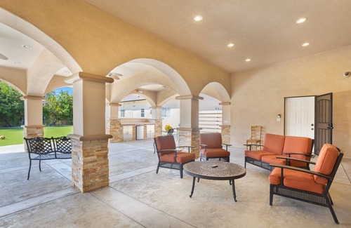 Northridge House | Grand Monthly Rental Villa close to Fashion Mall