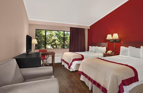 Torrance Hotel | Great Find! Awesome Unit for Families! Near Attractions, Pool, Parking