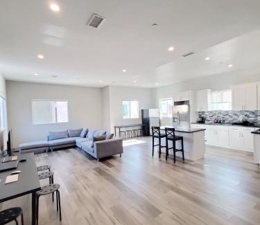 Los Angeles Hostel | Green HomeStay address changed