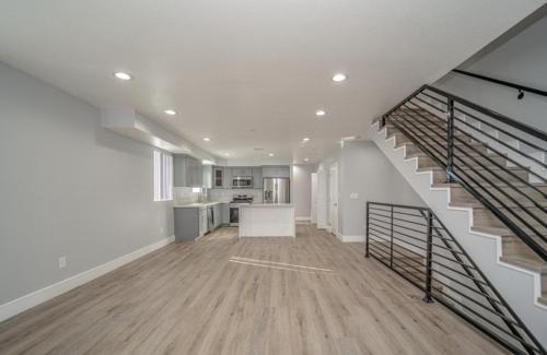 Los Angeles Hostel | Green HomeStay address changed