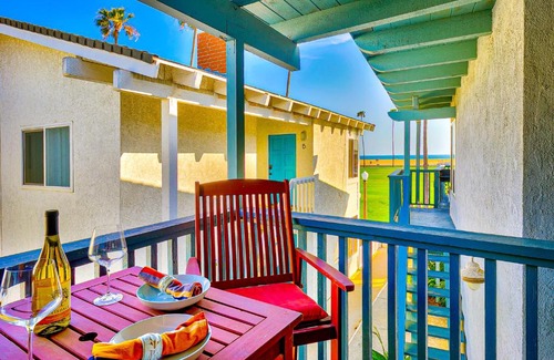 Balboa Peninsula Apartment | Groundswell E