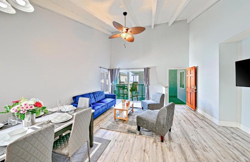 Balboa Peninsula Apartment | Groundswell E
