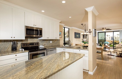 Townsite Condo | Harbor View Oasis-Ocean & Harbor Views from a Tranquil Corner Retreat