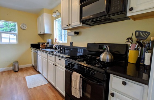 Beverly Glen House | Hillside Private House 2BD 2BR Bel Air Hills close to UCLA