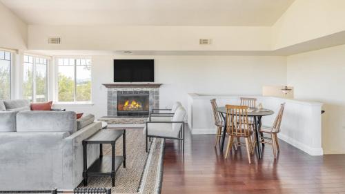 Paso Robles House | Hilltop by AvantStay Countryside Escape w Views