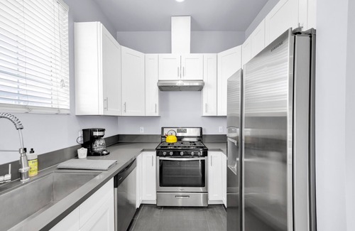 North Hollywood House | Hinds by AvantStay Duplex in North Hollywood