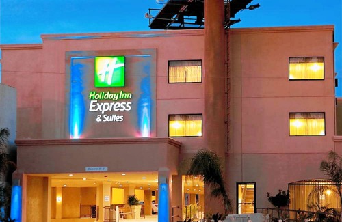 Woodland Hills Hotel | Holiday Inn Express Hotel & Suites Woodland Hills, an IHG Hotel