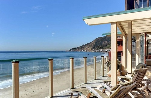 Eastern Malibu House | 🏖 Holiday on the Sand 🏖SALE with no tax at this private Malibu villa! 🏖