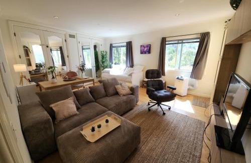 Hollywood Hills Apartment | Hollywood Hills Hideout Apartment!