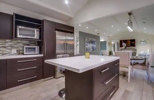 Hollywood Hills West House | Hollywood Hills Retreat: Private GYM & STEAM ROOM