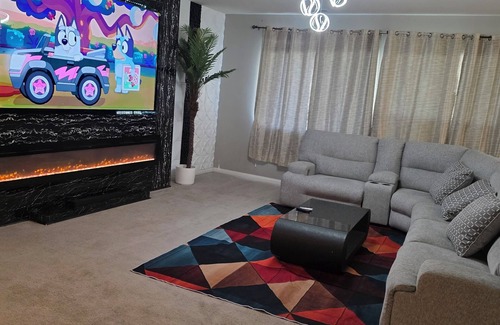 Temecula House | Home away from home, cozy room with private bathroom and great mountain view.