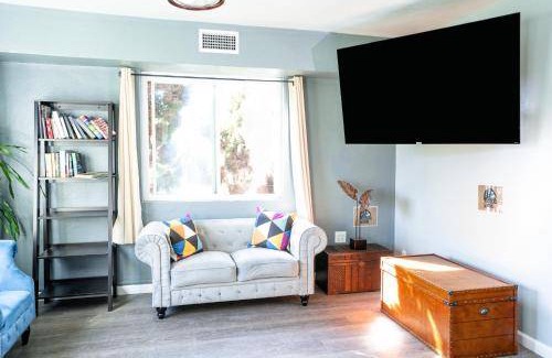Point Loma Heights Hostel | Hostel ∙ 2 guests