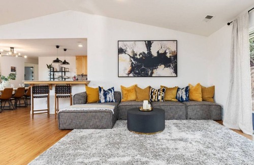 Mariposa House | Hot Tub, Fire Pit, 5 Acres of Privacy, and possibly the Best Views in Mariposa!