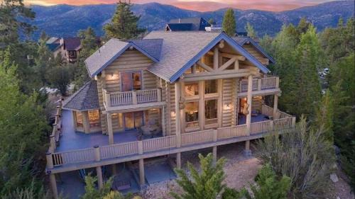 Castle Glen Estates House | Hot Tub Game Room Large Deck w Incredible View Penticton Lodge by AvantStay