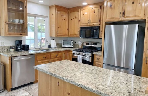 Fountain Valley House | Hot Tub | Near Freeway | Quick 2 Theme Parks/Beach