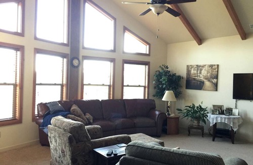 Coulterville House | House ∙ 2 bedrooms ∙ 4 guests