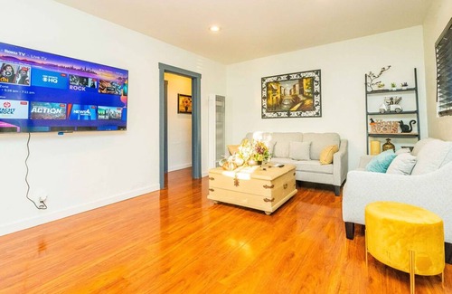Glendora House | House ∙ 3 bedrooms ∙ 6 guests
