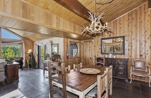 Upper Moonridge House | House ∙ 4 bedrooms ∙ 13 guests