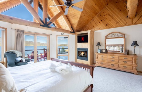 Big Bear Lake House | House ∙ 4 bedrooms ∙ 14 guests