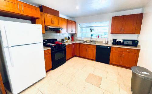 South Sundale House | House ∙ 4 bedrooms ∙ 9 guests