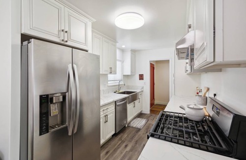 Azusa House | House ∙ 4 bedrooms ∙ 6 guests