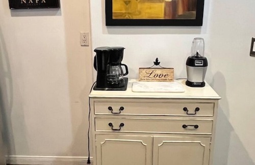 Inglewood Condo | House of Gordon Gartrale - Near LAX & Sofi! Family-Sized Condo In No. Inglewood