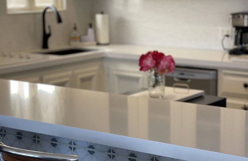 Hermosa Beach House | HOUSE to STRAND to SAND Waves & WiFi Strand Front, Presidente 3bd, Cabana opt