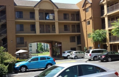 Mid Central Hotel | Howard Johnson by Wyndham Pasadena
