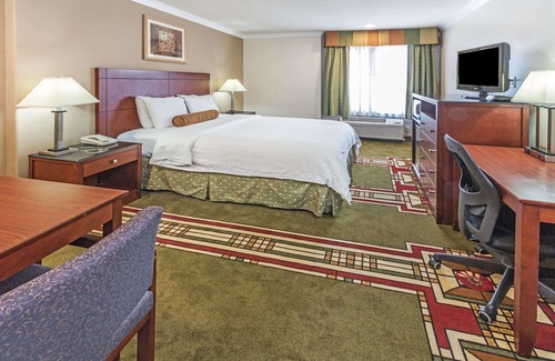 Mid Central Hotel | Howard Johnson by Wyndham Pasadena