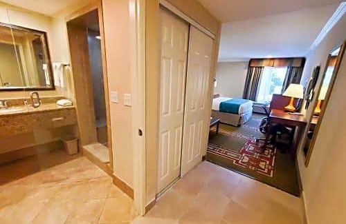 Mid Central Hotel | Howard Johnson by Wyndham Pasadena