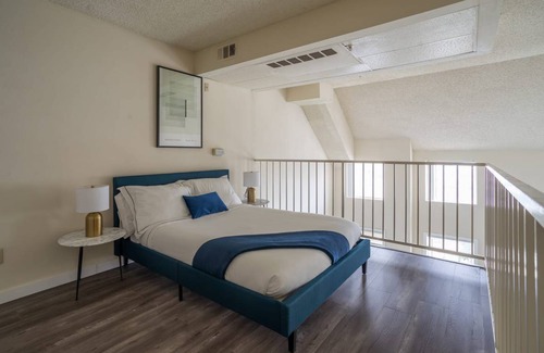 Rampart Village Apartment | Huge Koreatown LOFT, Spacious, Bright, close to DTLA!