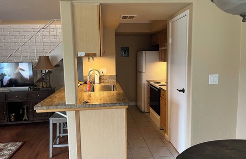 Huntington Beach Condo | Huntington beach condo centrally located 15 minutes from beach, 5 min to freeway