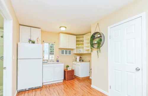 Hollywood Hills Apartment | HW.C1 - Spacious Studio, East Hollywood