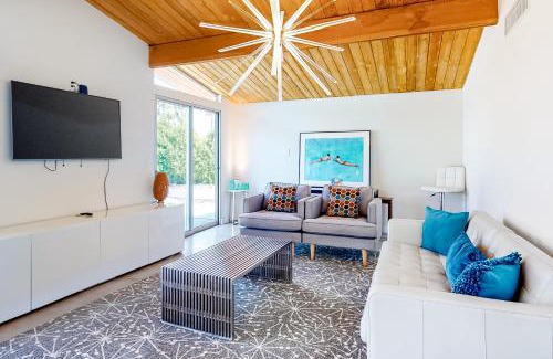 Racquet Club Estates House | Iconic Mid-Century Modern Escape Permit# 4729