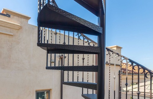 Hermosa Beach House | Immaculate 3,000 Sq Ft Home A Block To The Beach