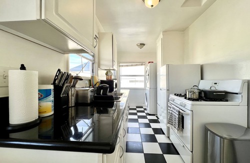 Alhambra House | Jie’s choice -Charming 2B in the Heart of Alhambra