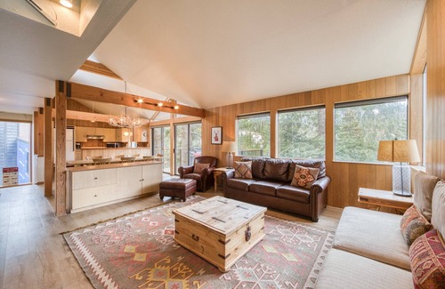 Alpine Meadows House | Juniper at Alpine - Private Hot tub, Pet Friendly & Free Shuttle to Slopes