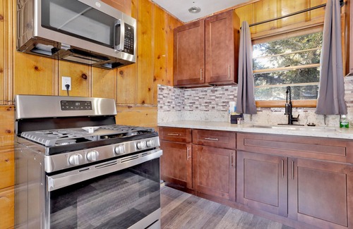 Big Bear Lake Cabin | Juniper Lakeside Couples Retreat at Big Bear Lake