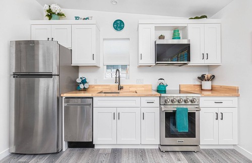 West Newport Condo | JUST LISTED | 30+ Night | Stylish Studio w/Sun Deck | Private Yet Central to the Newport Favorites!