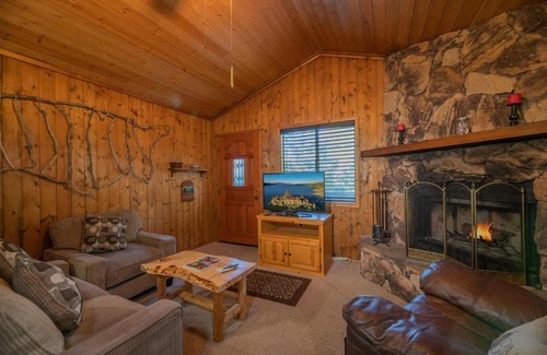 Sugarloaf House | King's Kabin